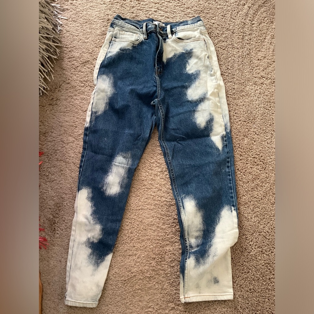 Super cute bleached out jeans